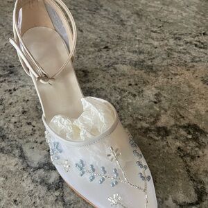 Elegant White Beaded Women's Shoes